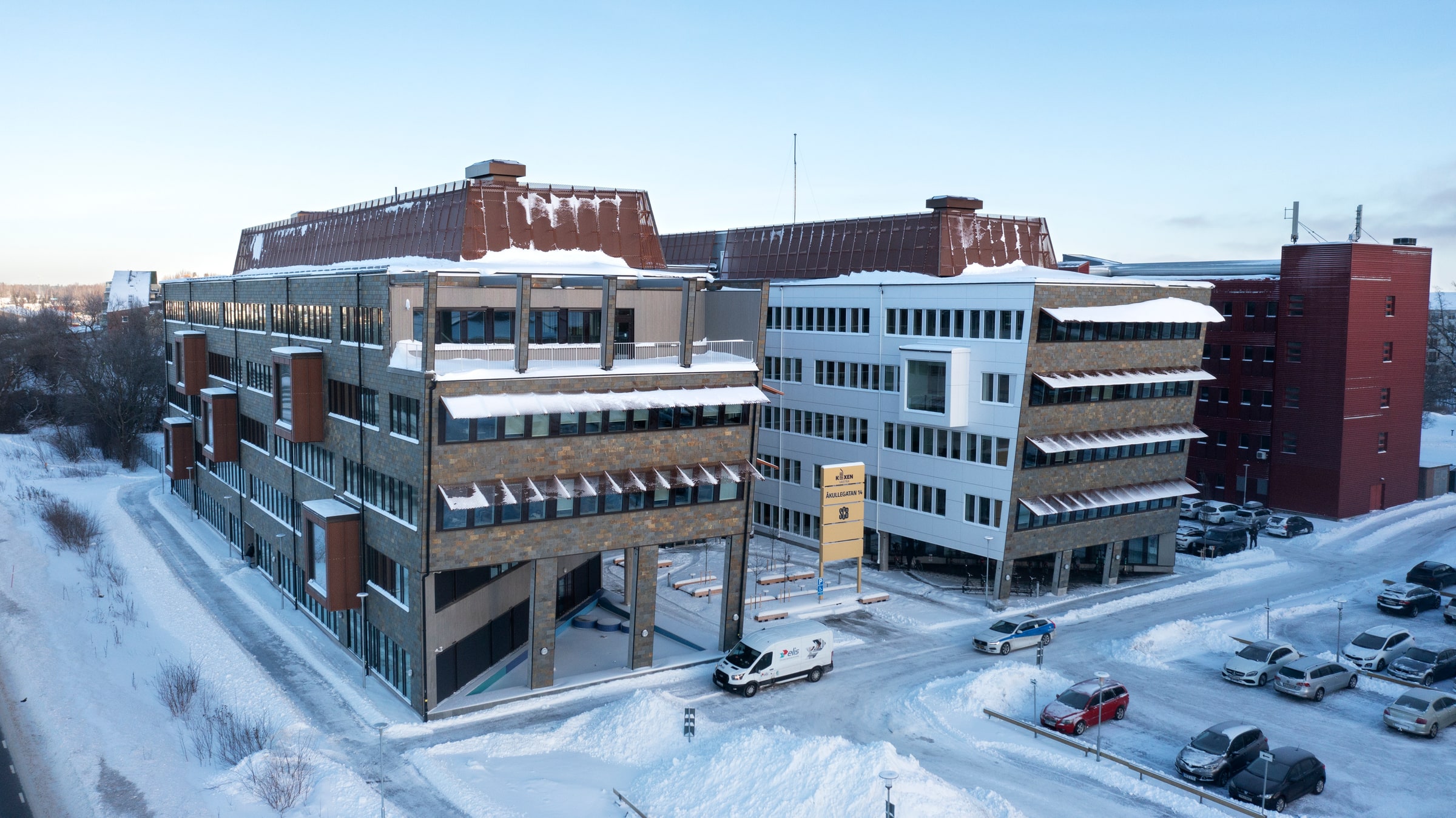 A winter view of Statistics Sweden's office on Åkullegatan in Örebro.