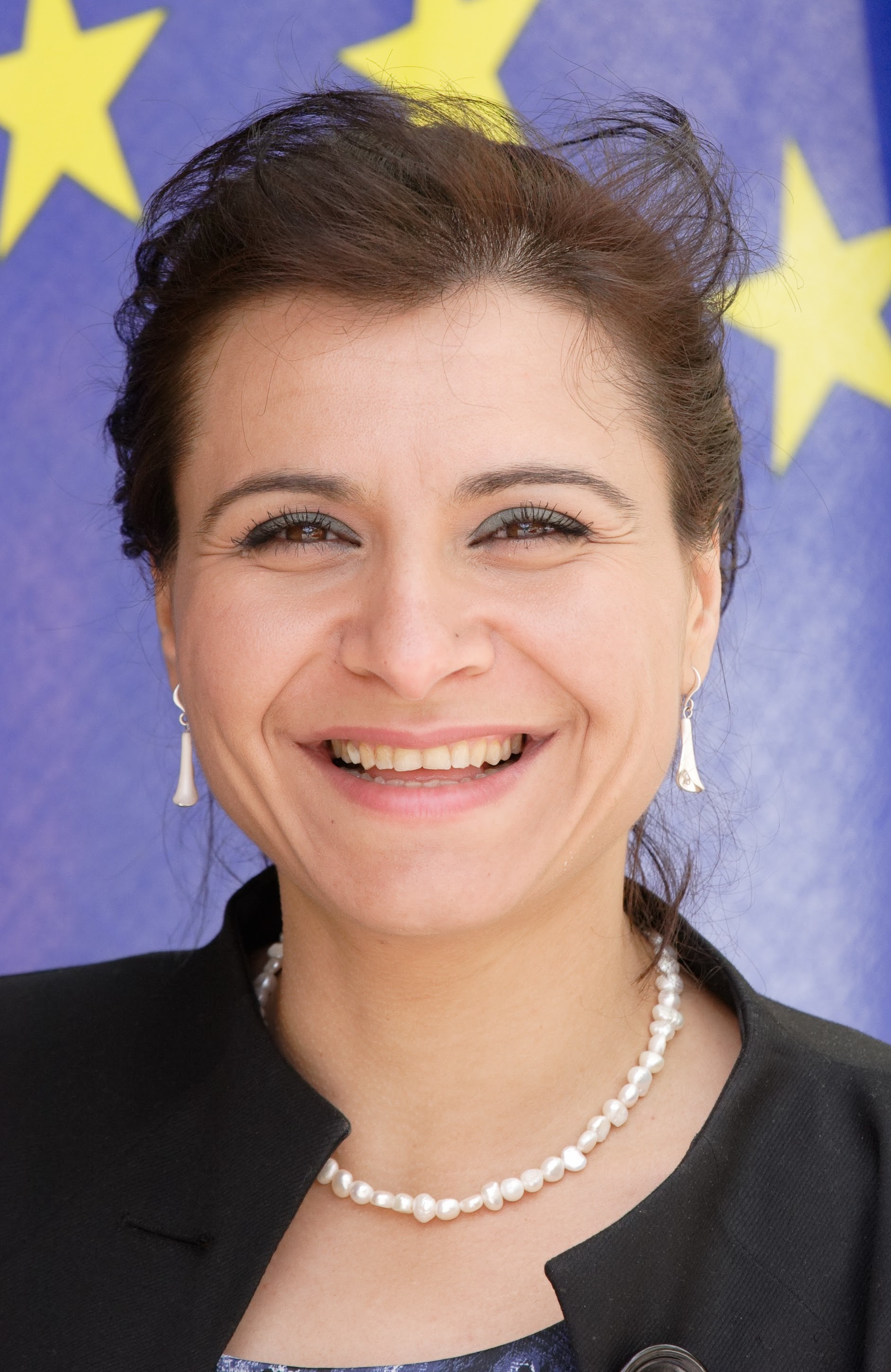 Centre Party MEP Abir Al-Sahlani standing outdoors.
