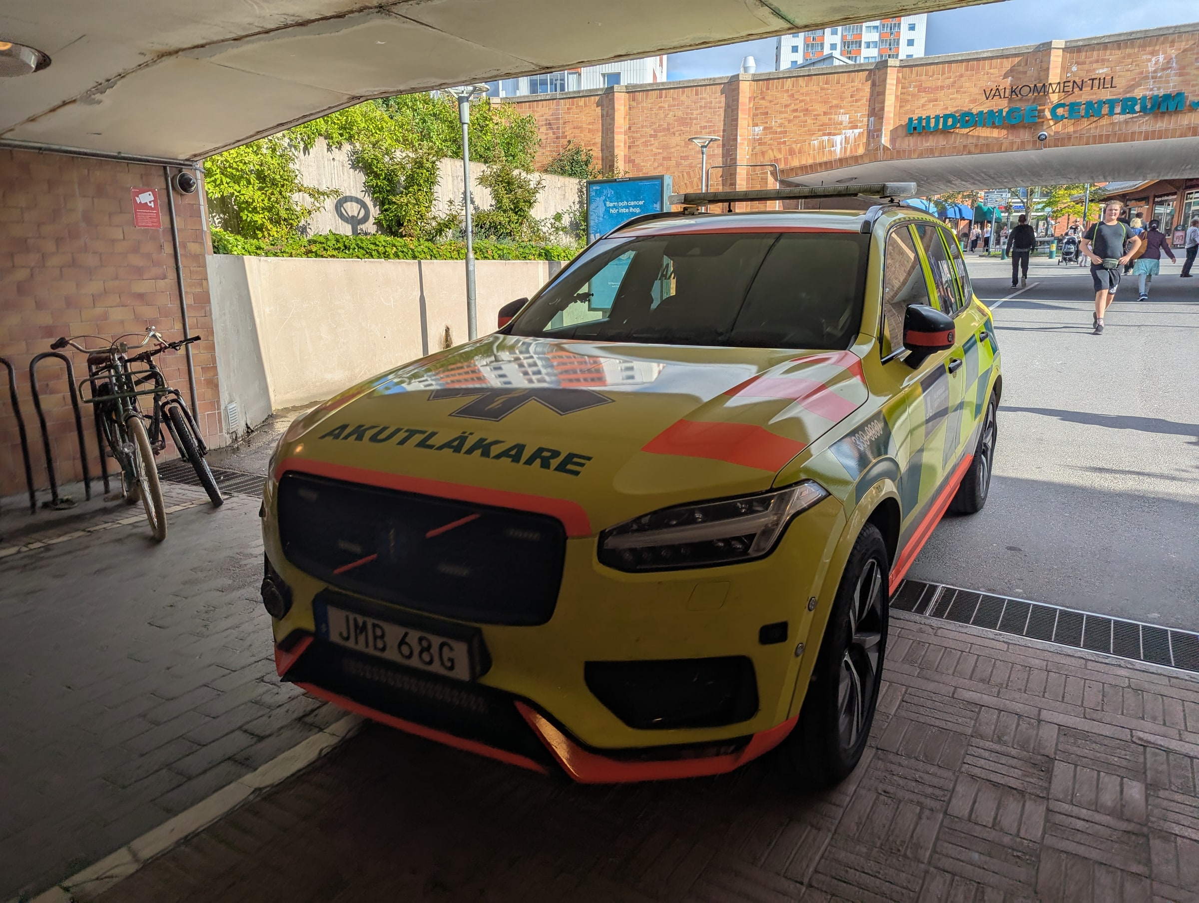 An emergency doctor vehicle at Huddinge centrum in Stockholm County.